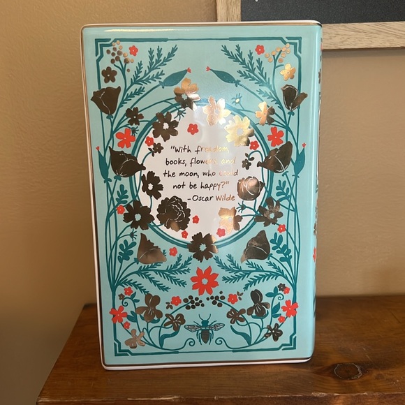 Jane Mount Chronicle Books Flower Pot - Picture 3 of 4